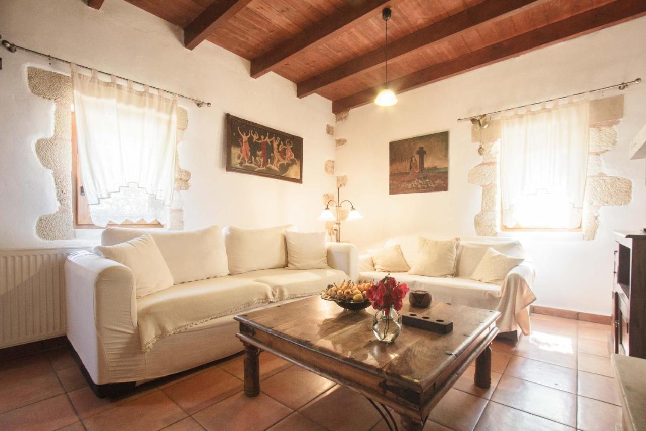 B&B Chionáto - Traditional elegant Cretan Stone Home for families - Bed and Breakfast Chionáto