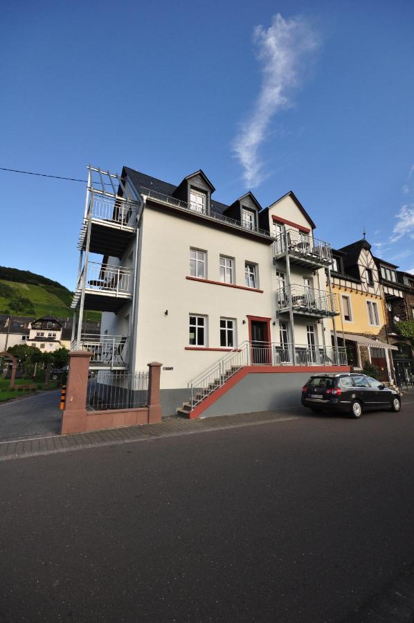 Apartments / Ferienwohnungen Moseluferstrasse - B&B Neef