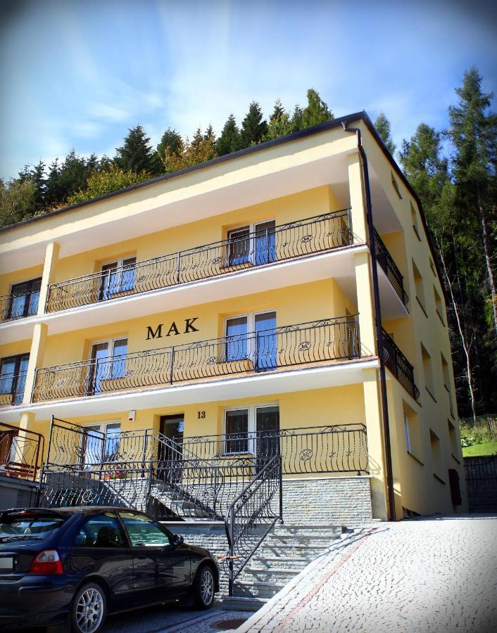 Willa Mak - B&B