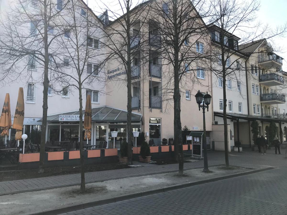 Innovative 2-Zimmer-Ferienwohnung am Kurpark - B&B