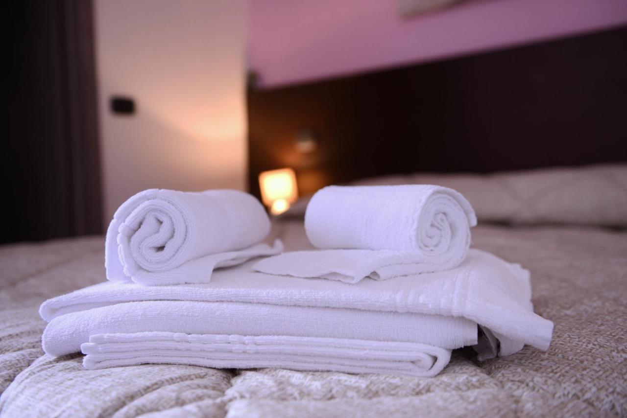 Camera Matrimoniale/Doppia con Letti Singoli con Bagno Privato