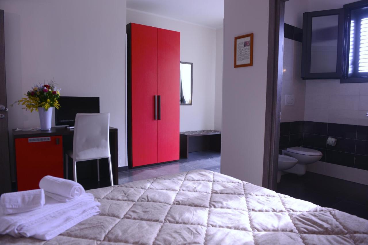 Double or Twin Room with Private Bathroom