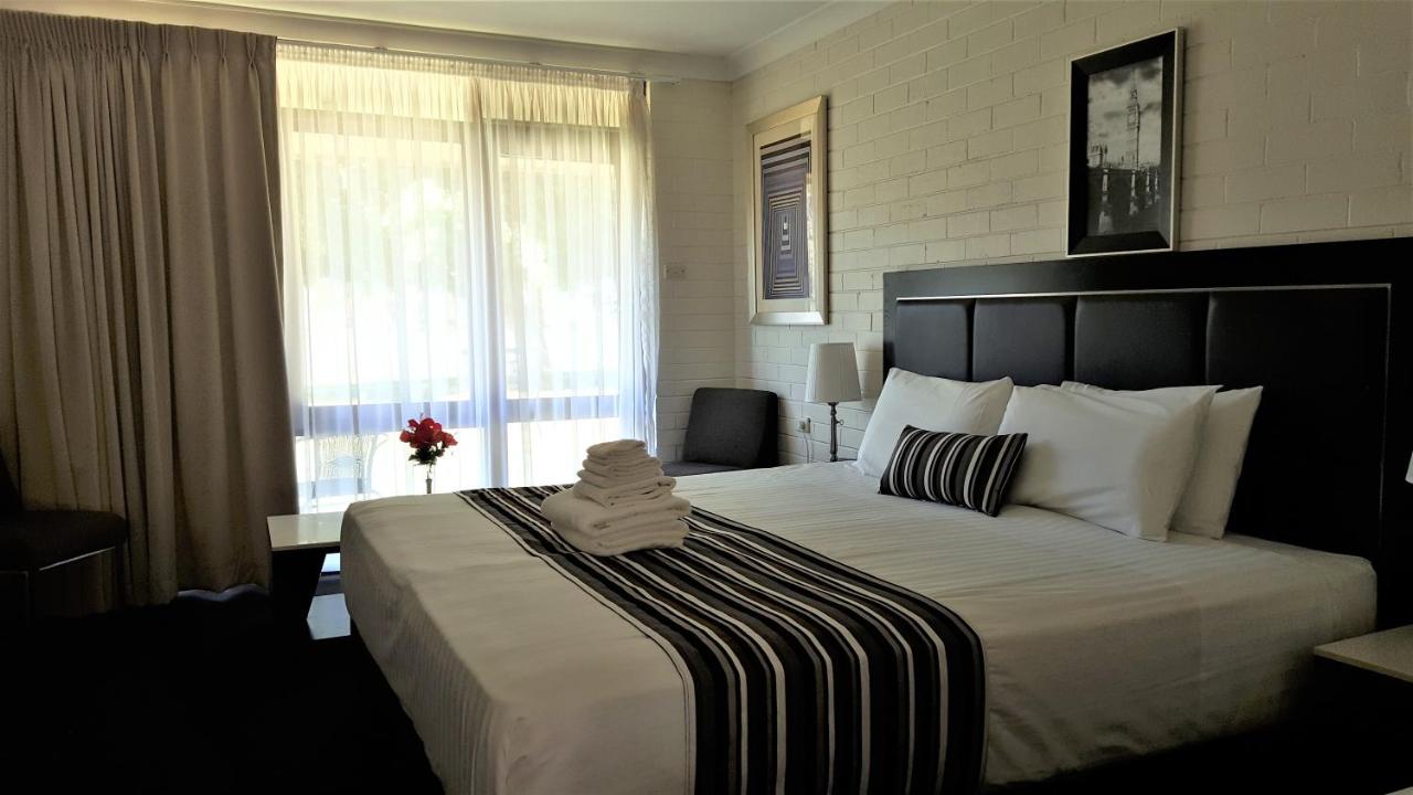 Chambre Lit King-Size - Vue sur Lac