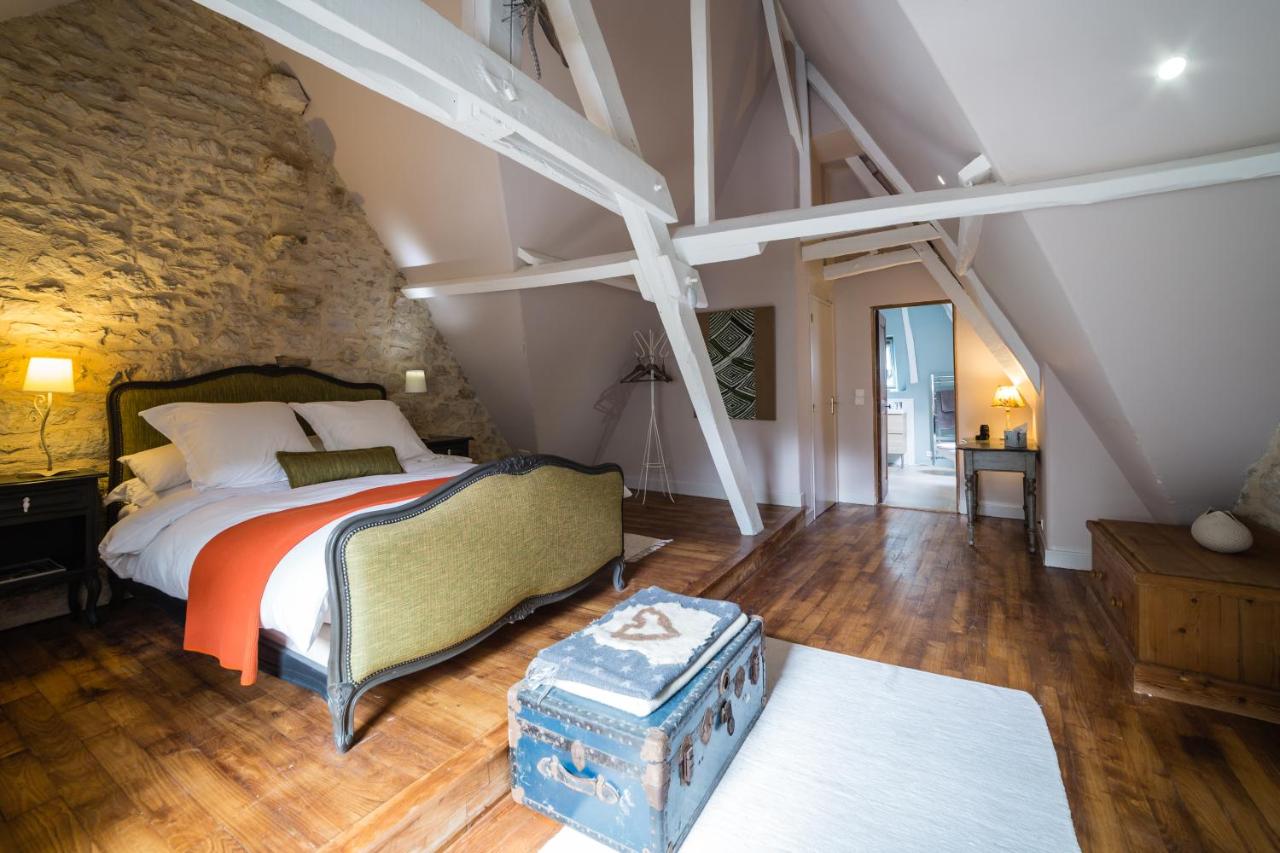 Deluxe Double Room (2 Adults + 1 Child)