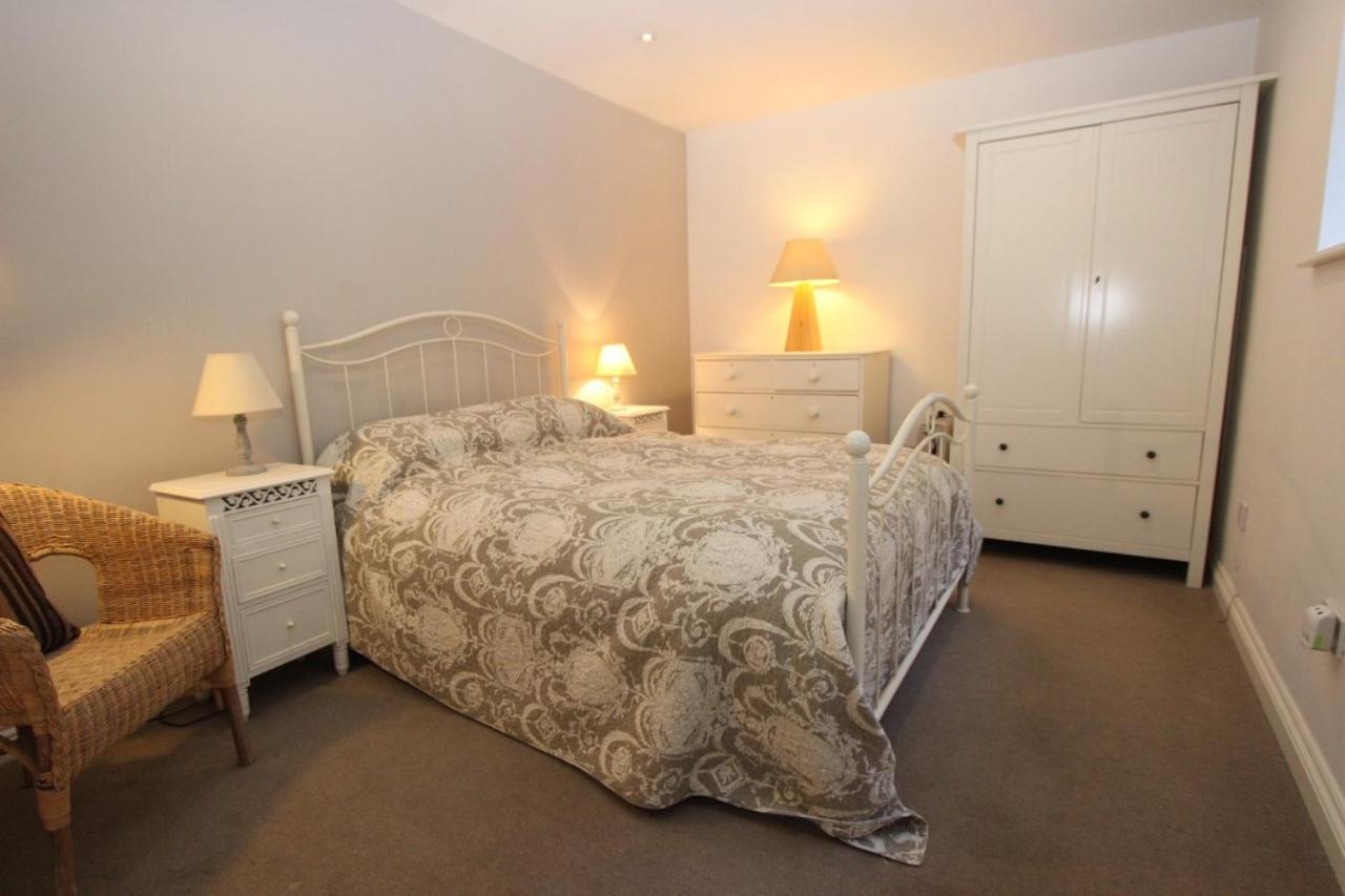 Binswood Garden Apartment - B&B