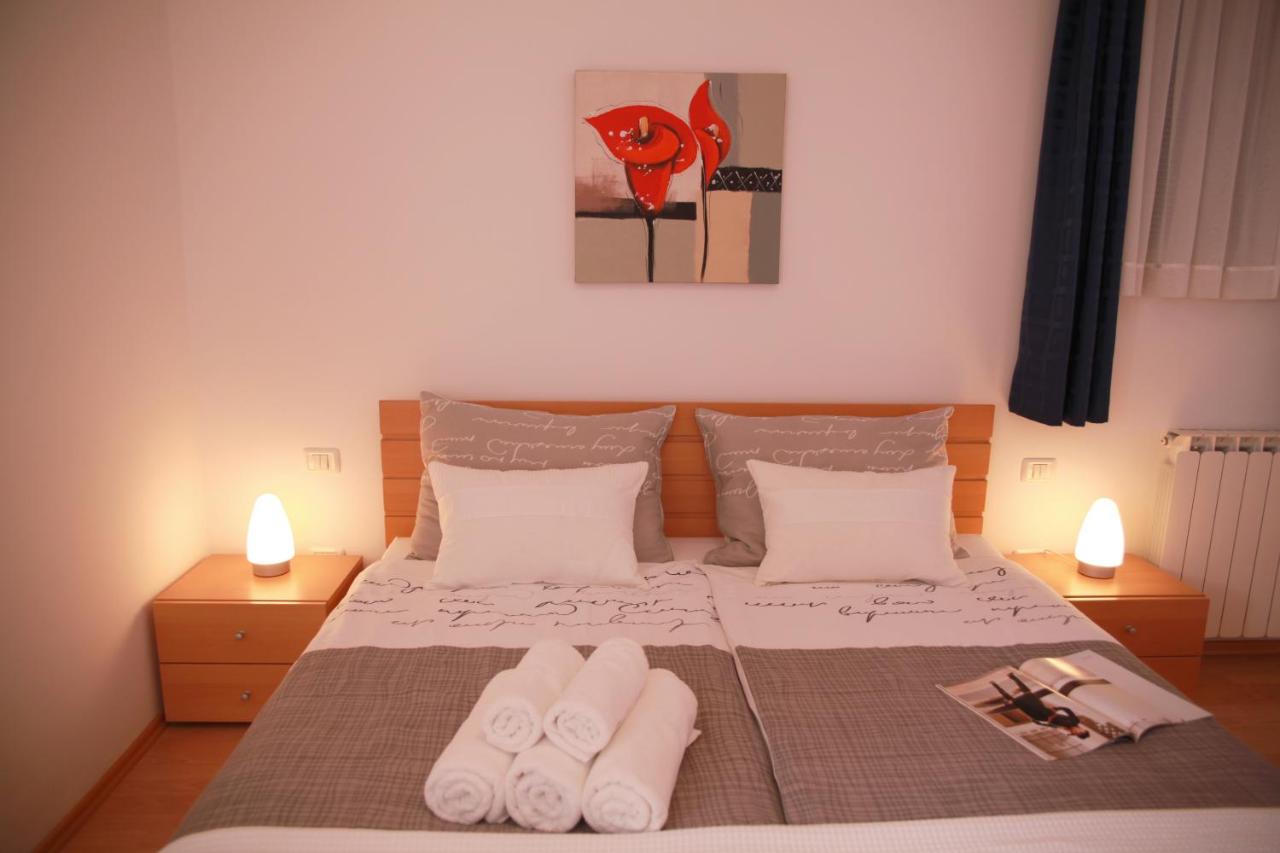 Apartment mit Balkon