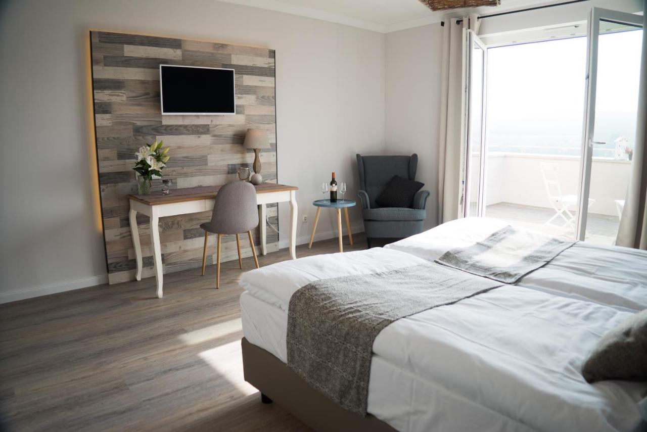 Deluxe Doppel-/Zweibettzimmer mit Balkon