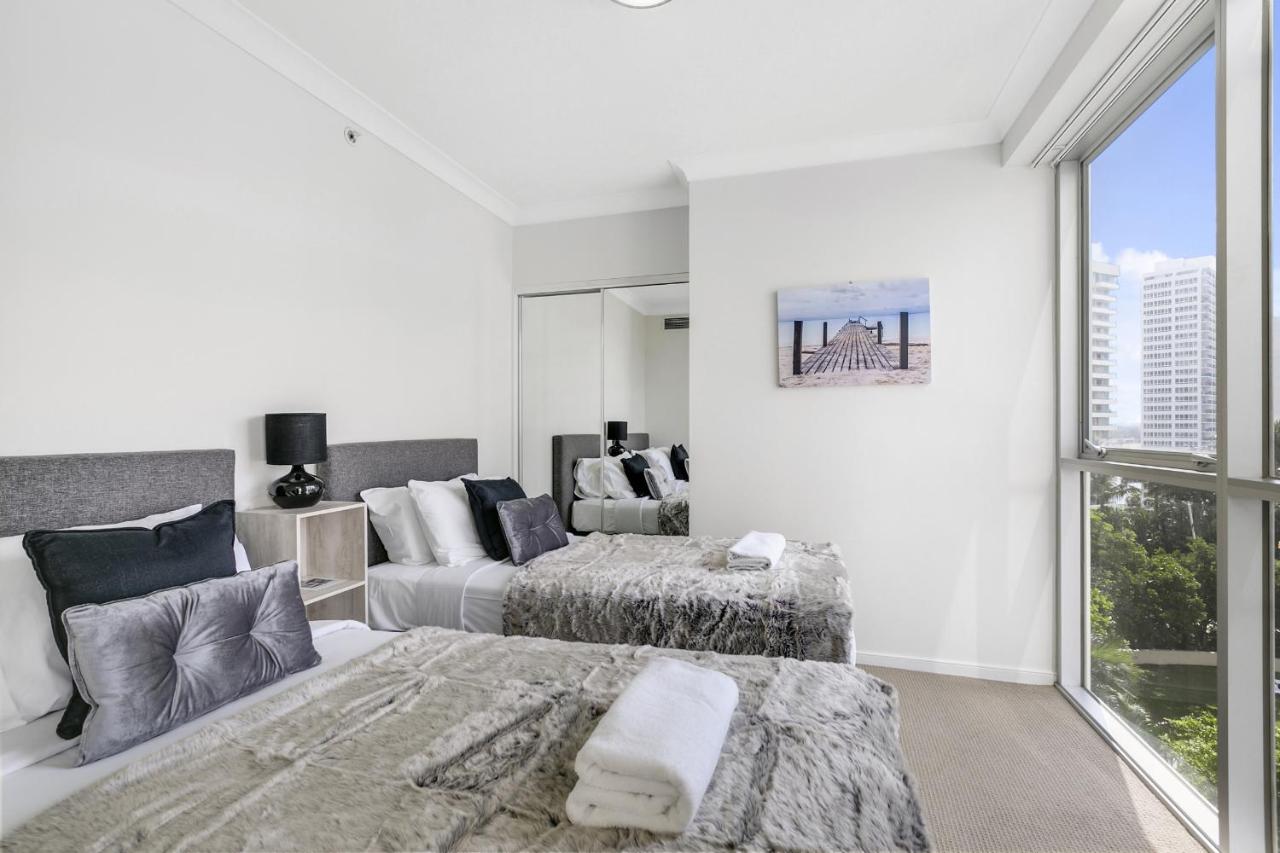 Two-Bedroom Apartment - Apartment 1092