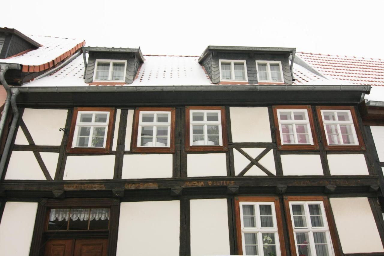 One-Bedroom Apartment with Terrace in the yard - 7