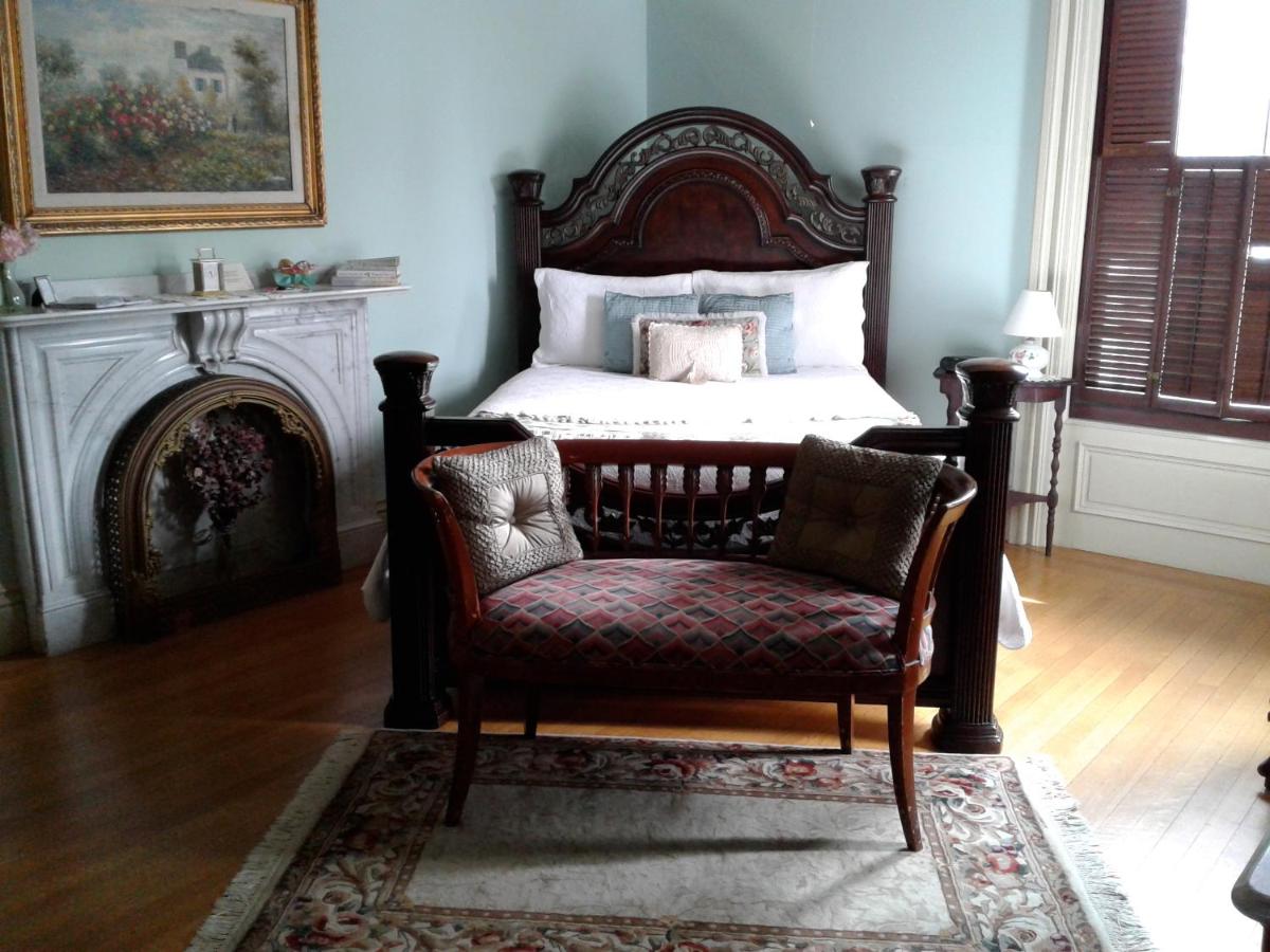 Kamer met Queensize Bed