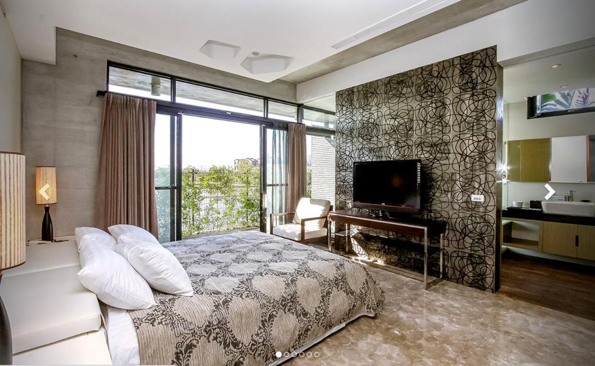 Queen Room with Spa Bath