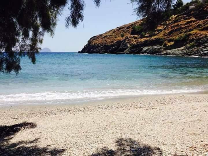 Darsi suites Kythnos - B&B