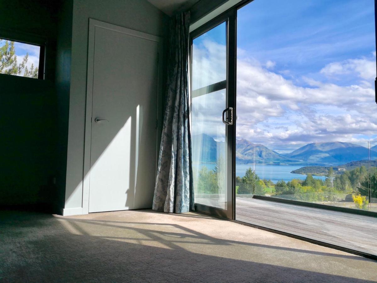 Kamer met Kingsize Bed en Uitzicht op Meer