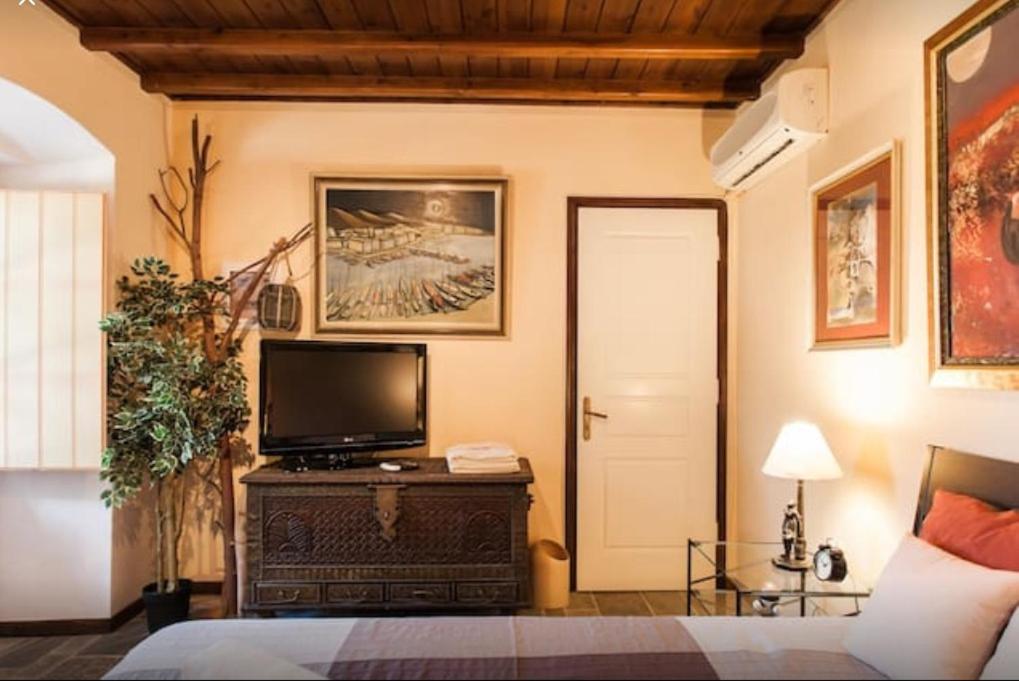 Apartment on the rocks , with sea view - B&B