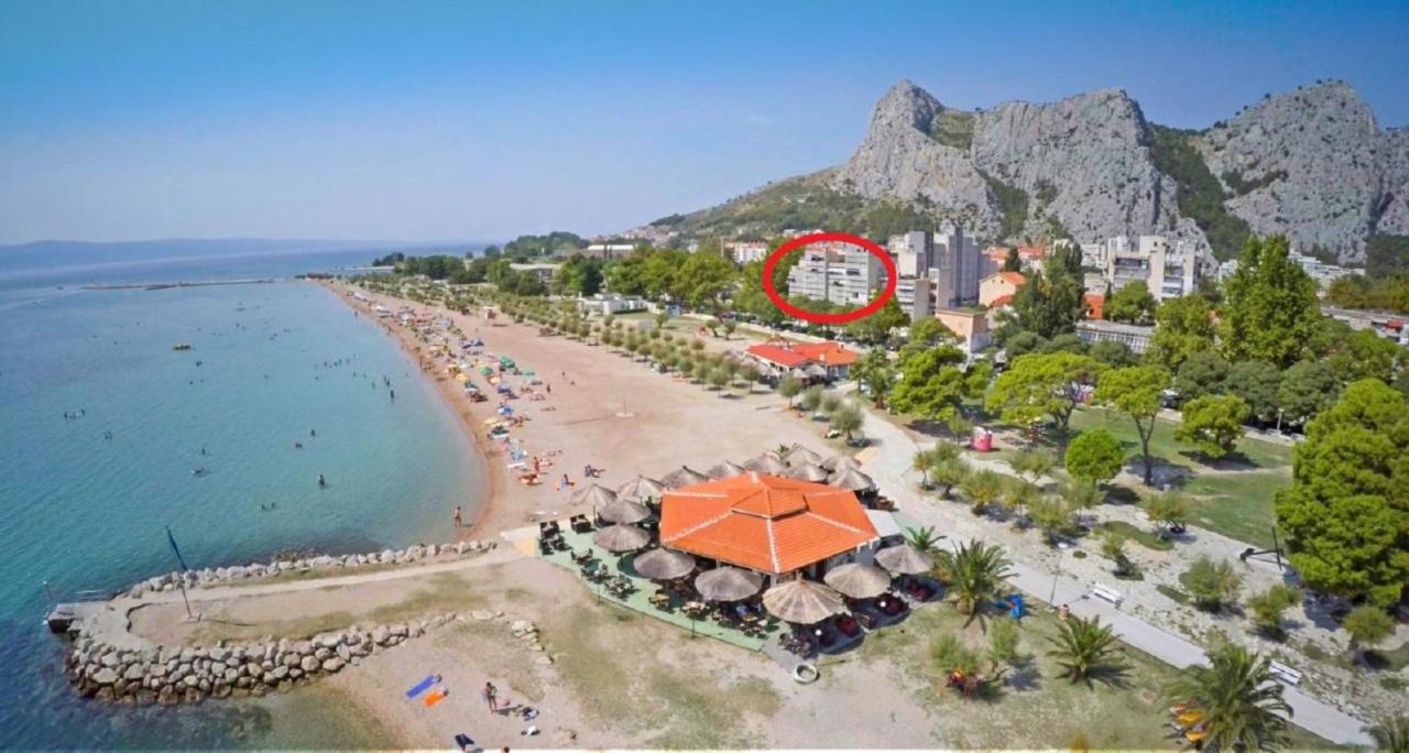 B&B Omiš - Beach apartment Ivanka in Omis - Bed and Breakfast Omiš