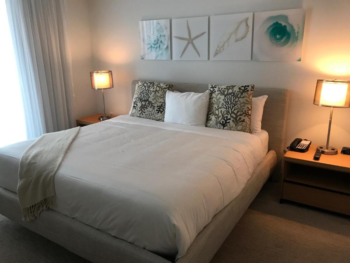 B&B Hallandale - Beach Walk Resort De Lux Apartment - Bed and Breakfast Hallandale