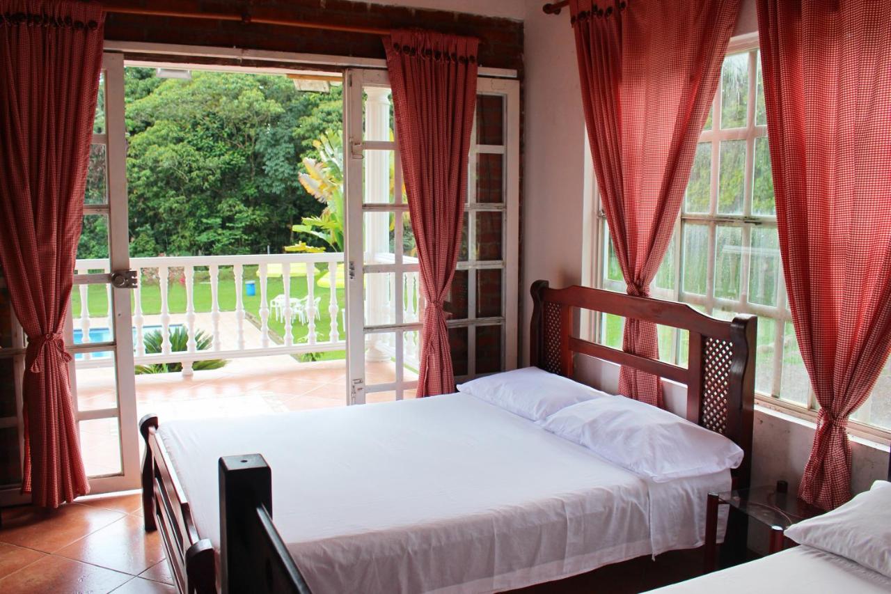 Familienzimmer mit Bergblick