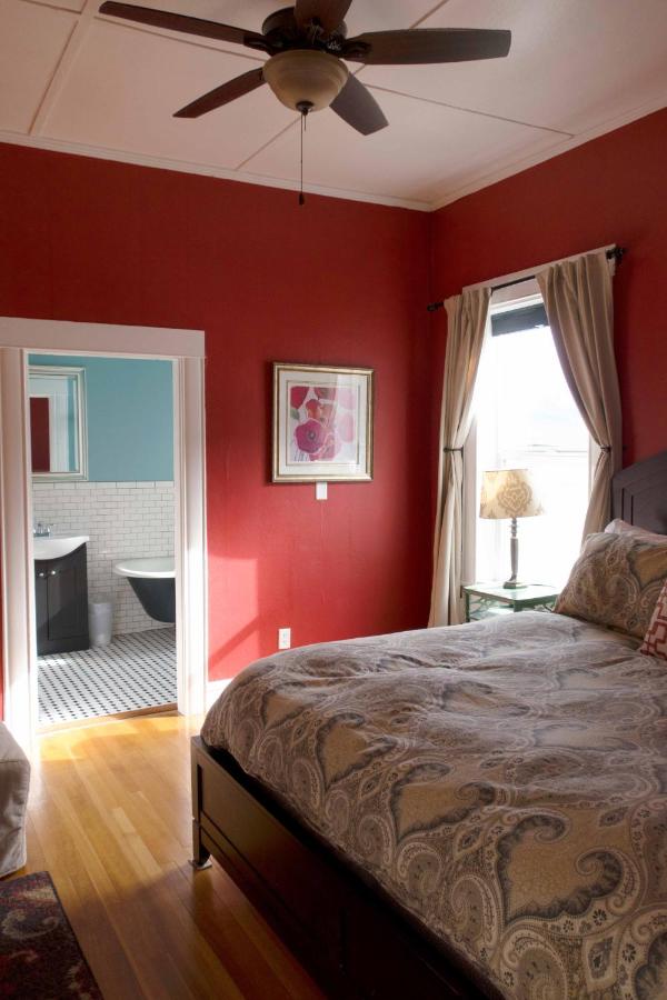 One-Bedroom Apartment 3