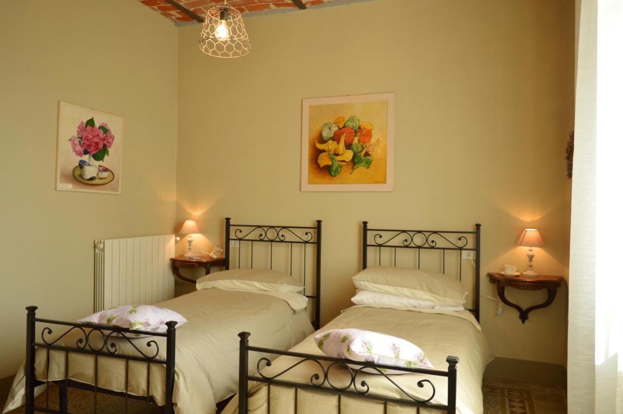 Doppel-/Zweibettzimmer mit Gartenblick