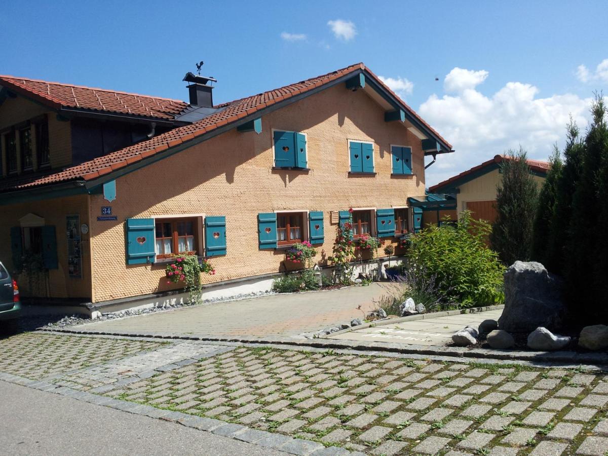 B&B Oberreute - Gästehaus-Einkehr - Bed and Breakfast Oberreute