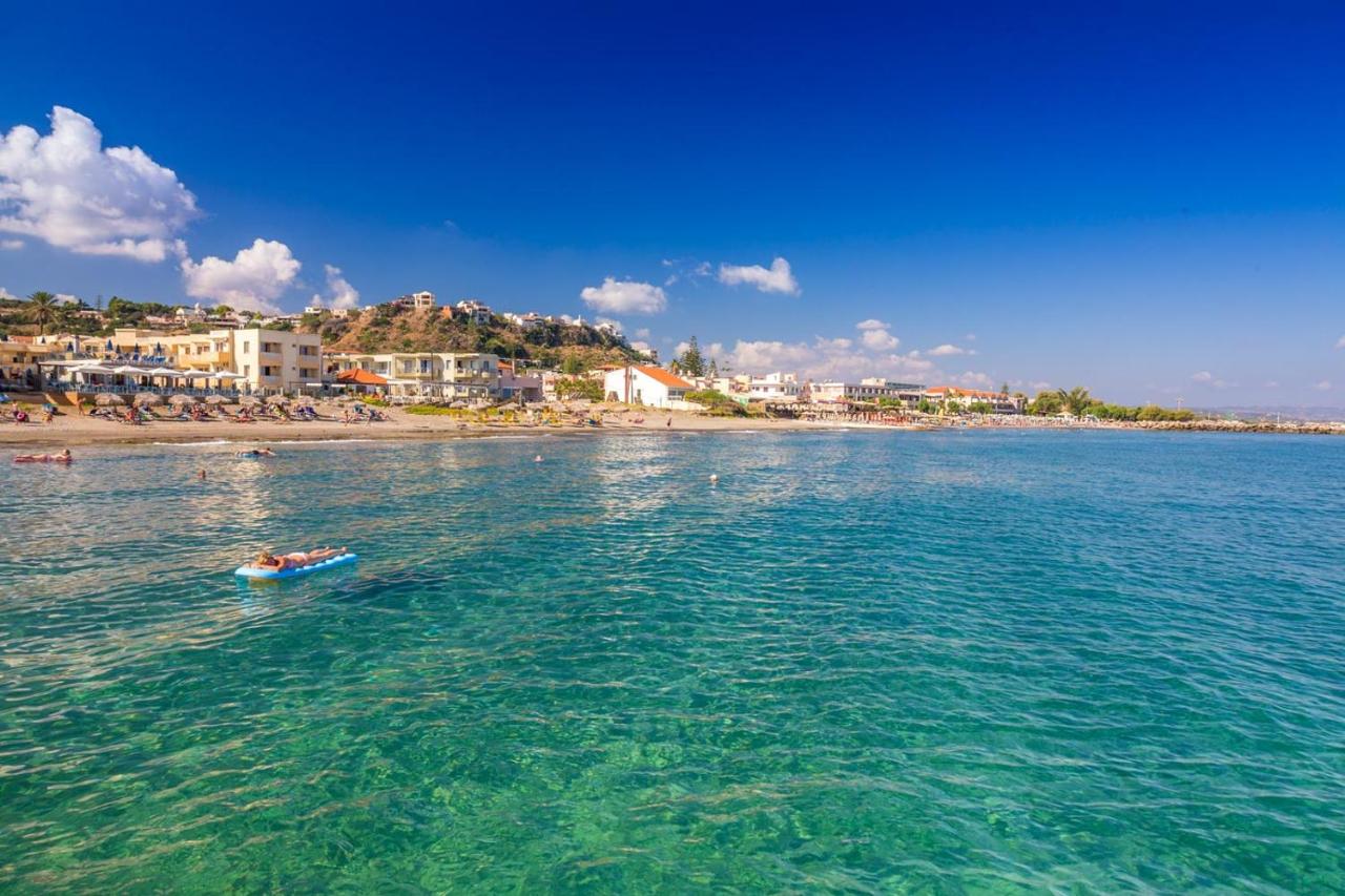 2-Bed Blue & White Apartment with Jacuzzi, BBQ, Garden, near Beach - B&B Plataniás