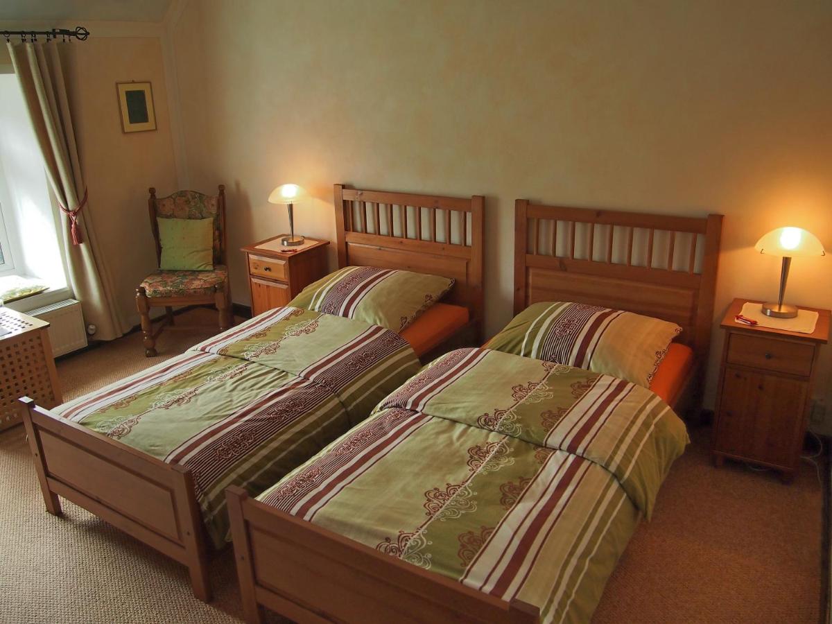 Zweibettzimmer mit eigenem Bad