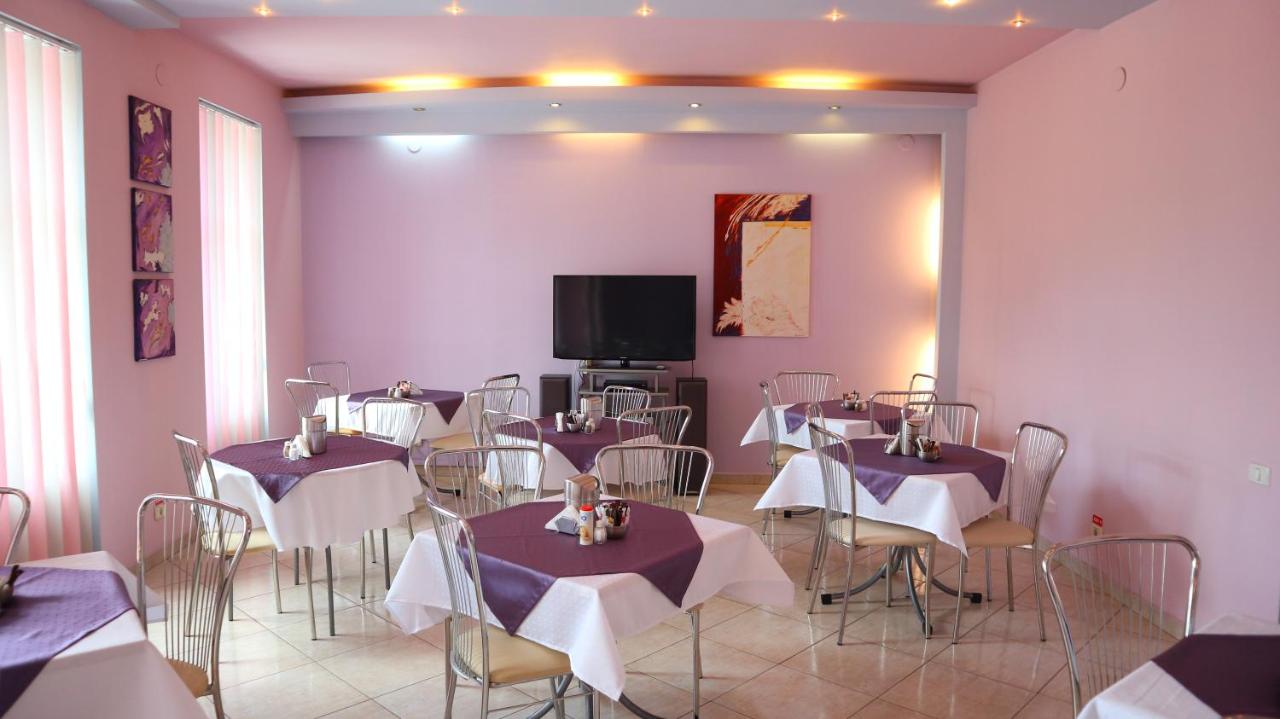 Pensiunea Andy - B&B