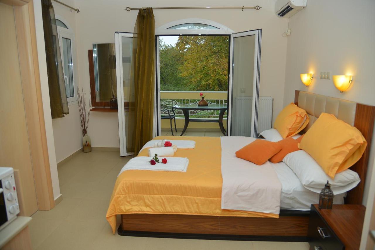 B&B Loutra Aidipsou - Royal's Studios - Bed and Breakfast Loutra Aidipsou