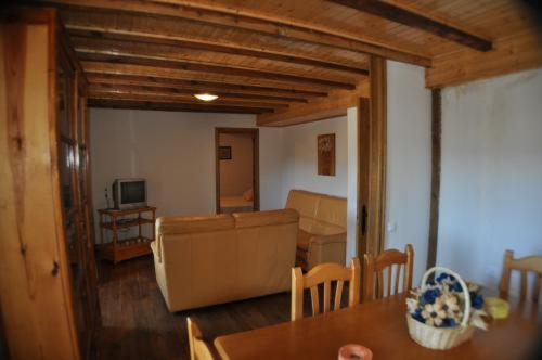 Casa Rural los 5 Balcones - B&B Hoyocasero