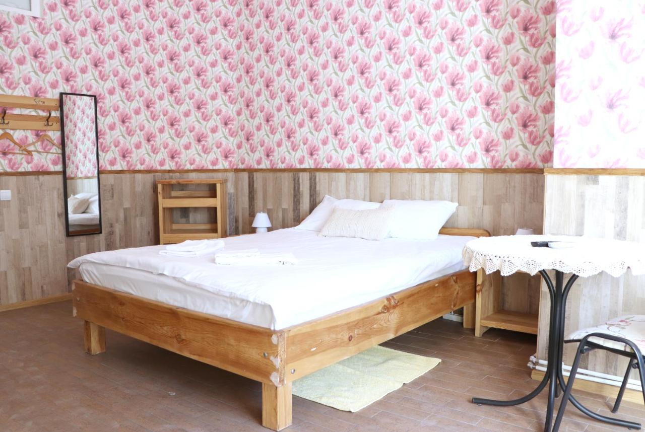 Deluxe Double Room with Shower