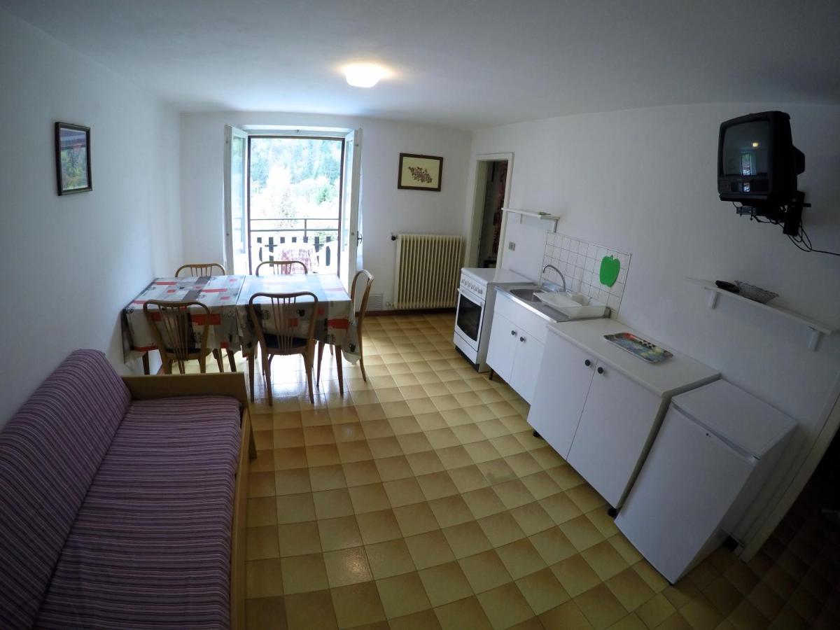 Apartment mit Balkon