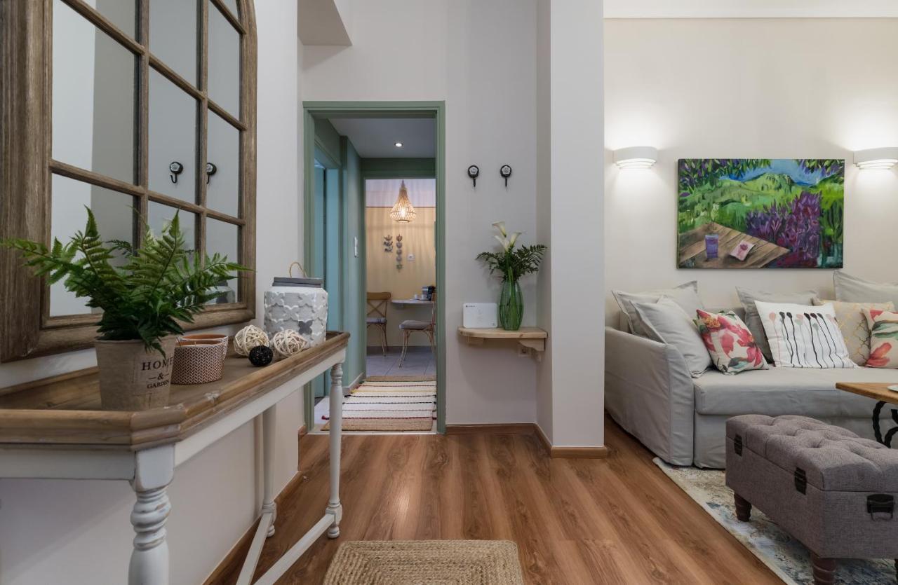 Absolute Athens III - B&B Atene