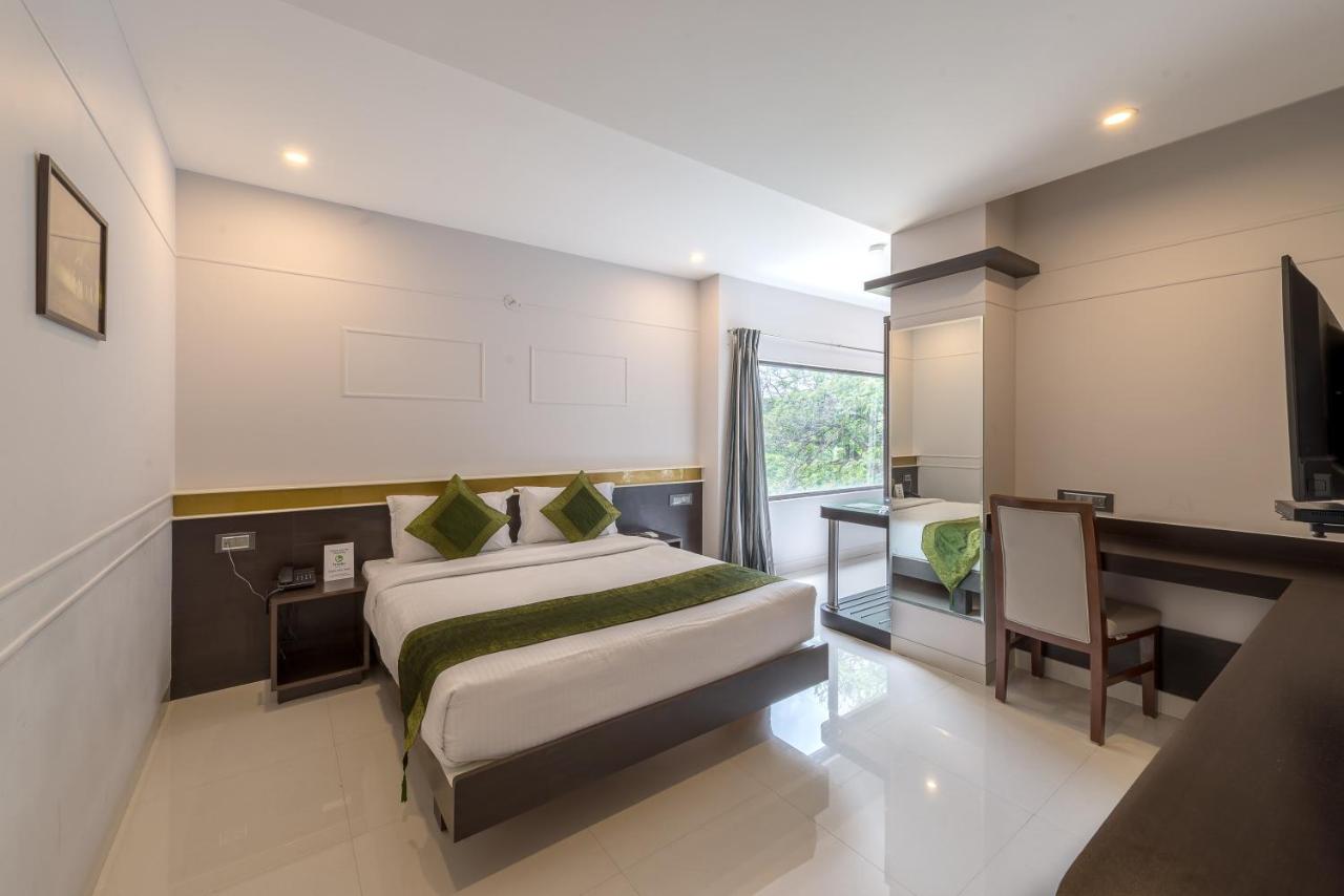 B&B Bangalore - Treebo Trend Raj Premier - Indiranagar - Bed and Breakfast Bangalore