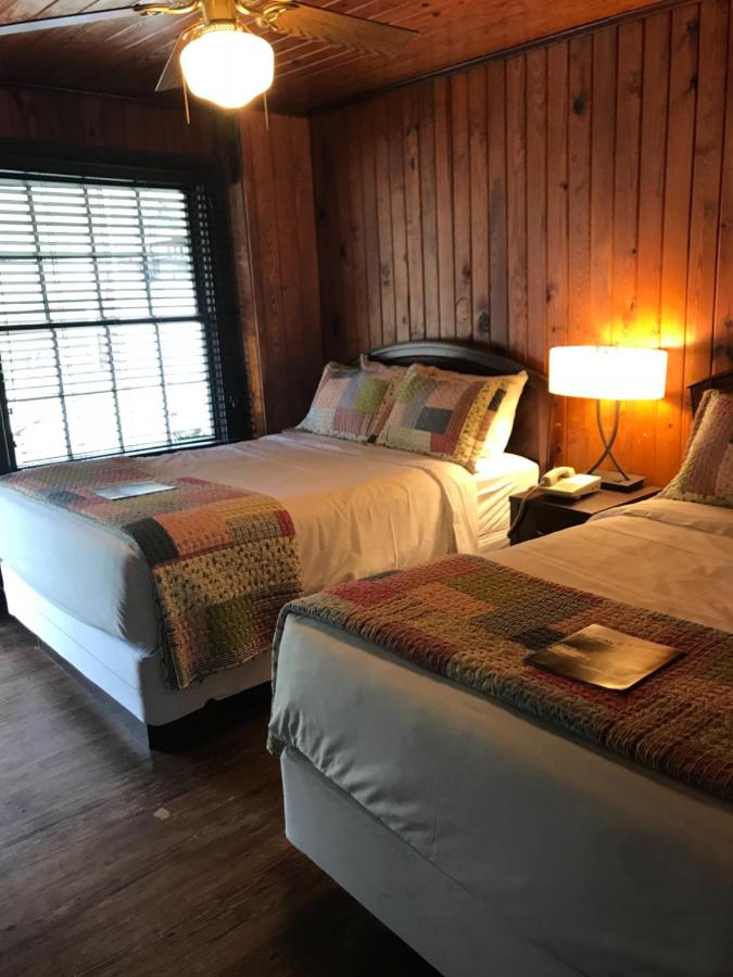 Camera Quadrupla Deluxe