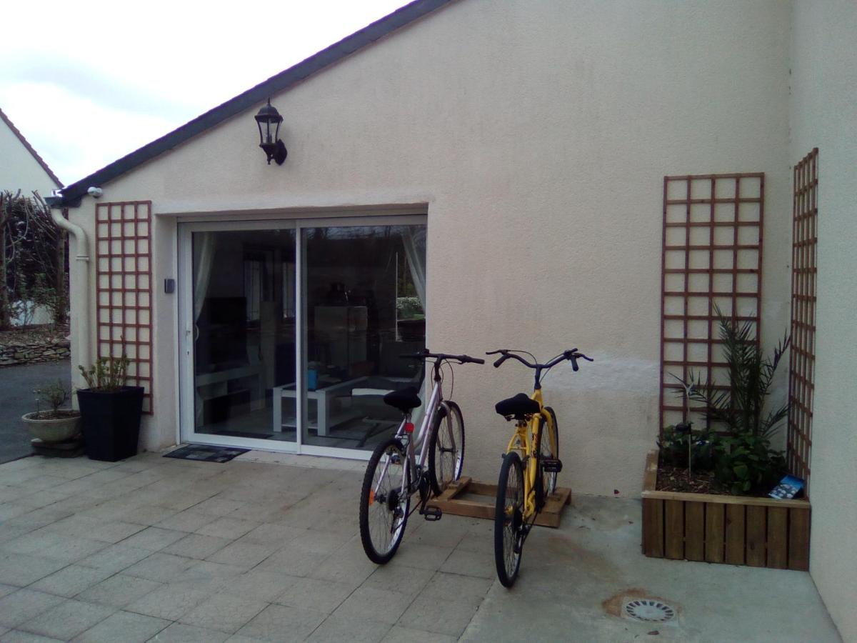 Deluxe Room (2 Adults + 1 Child)