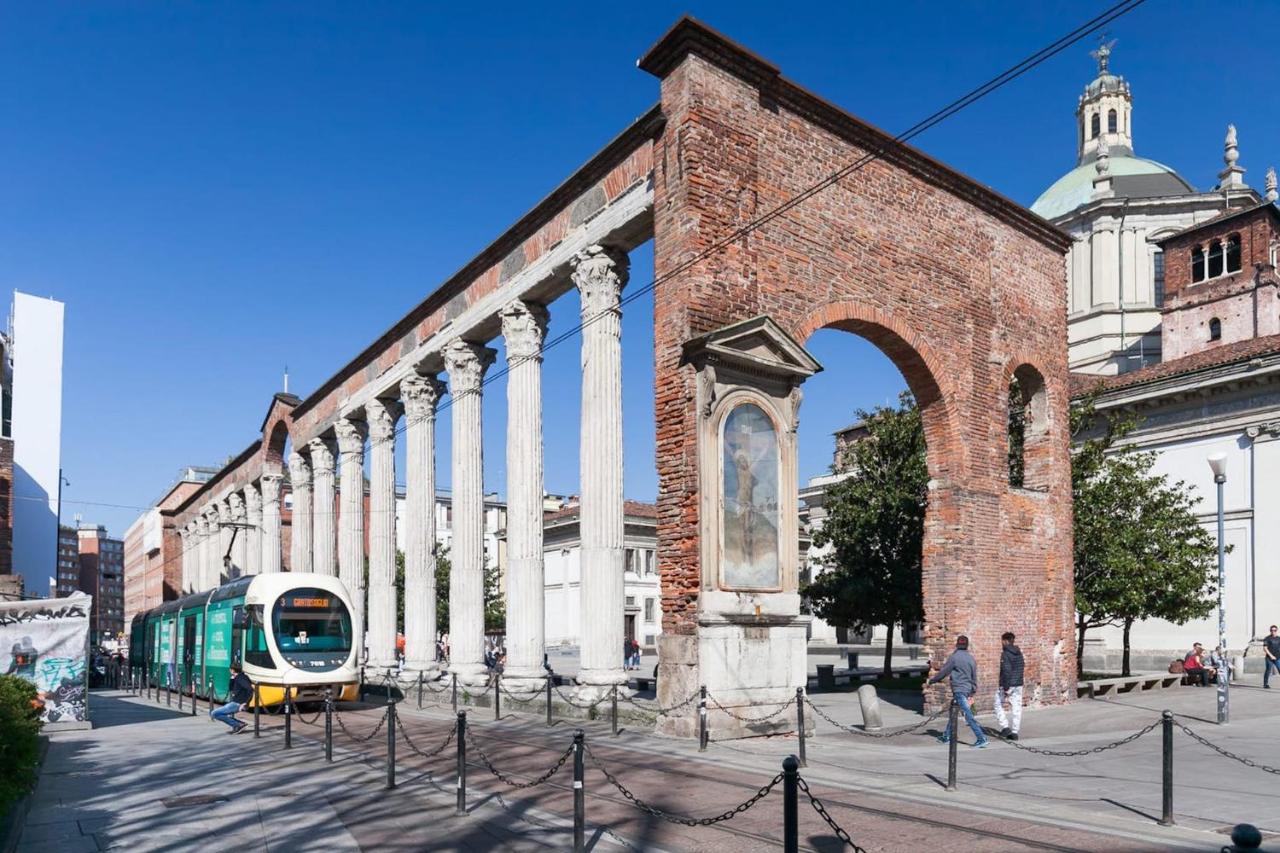Tropical Micro Studio with Terrace and Duomo Views - Chambres d’hôtes Milan