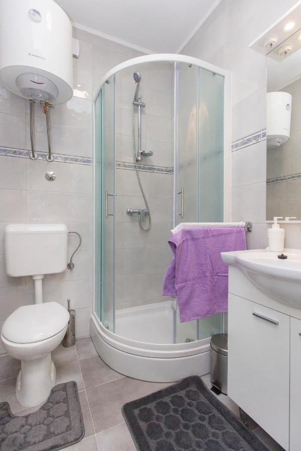 Appartamento con 1 Camera da Letto, Balcone e Vista Mare