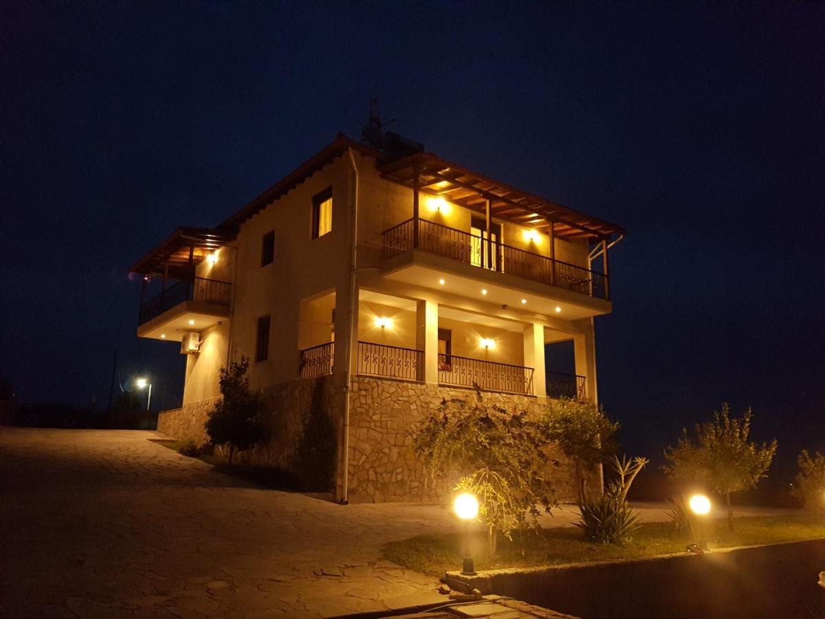 Astri Villa - B&B Ierissós