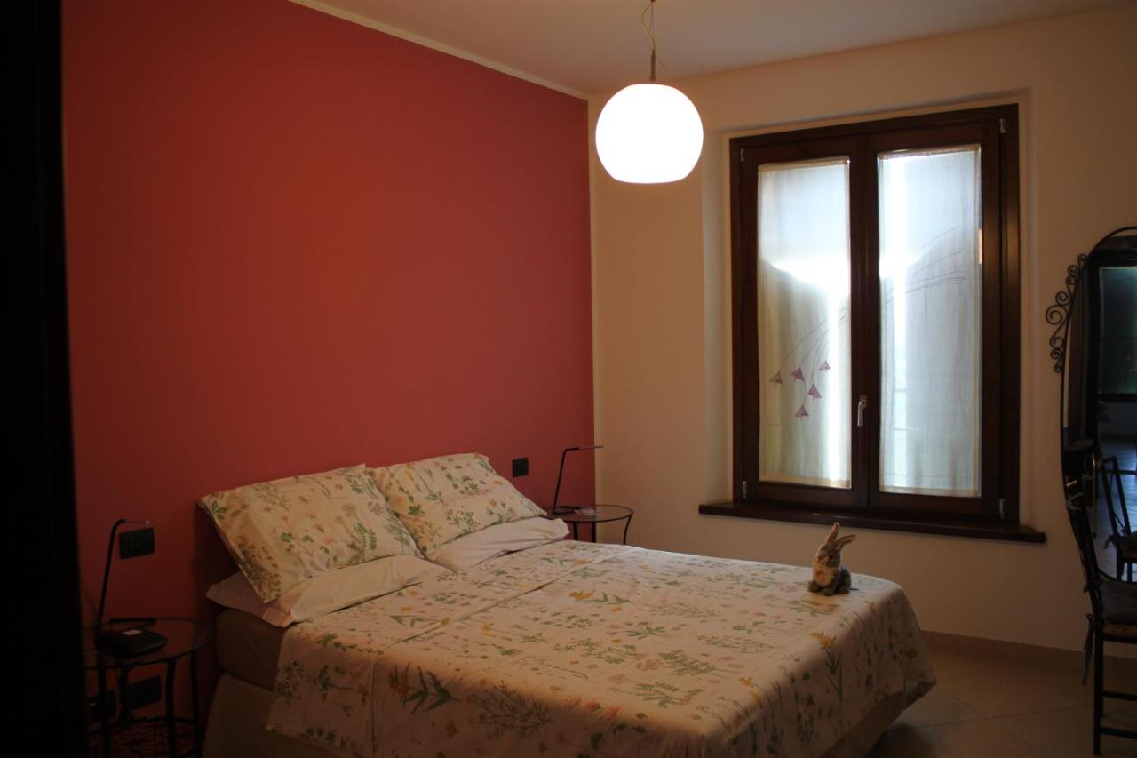 Doppel-/Zweibettzimmer mit Gartenblick