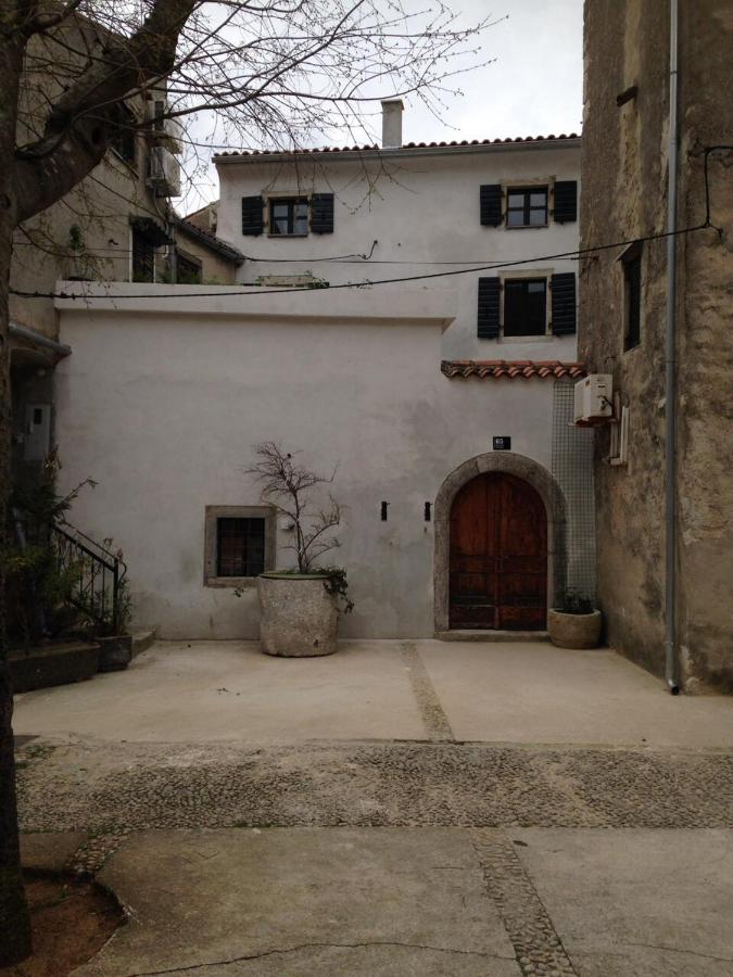 cres art studio kuning apartment - Chambres d’hôtes Cres