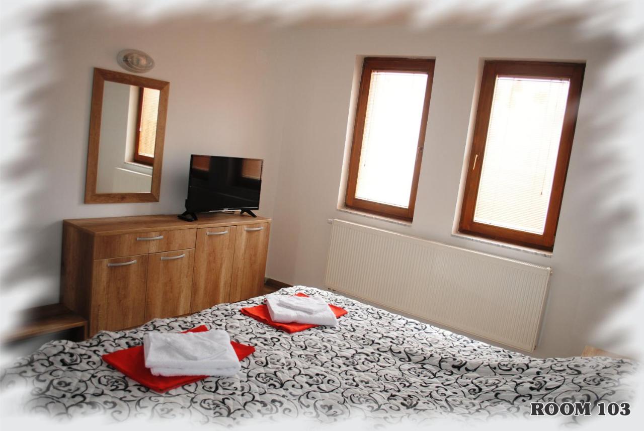 Doppel-/Zweibettzimmer mit Bergblick