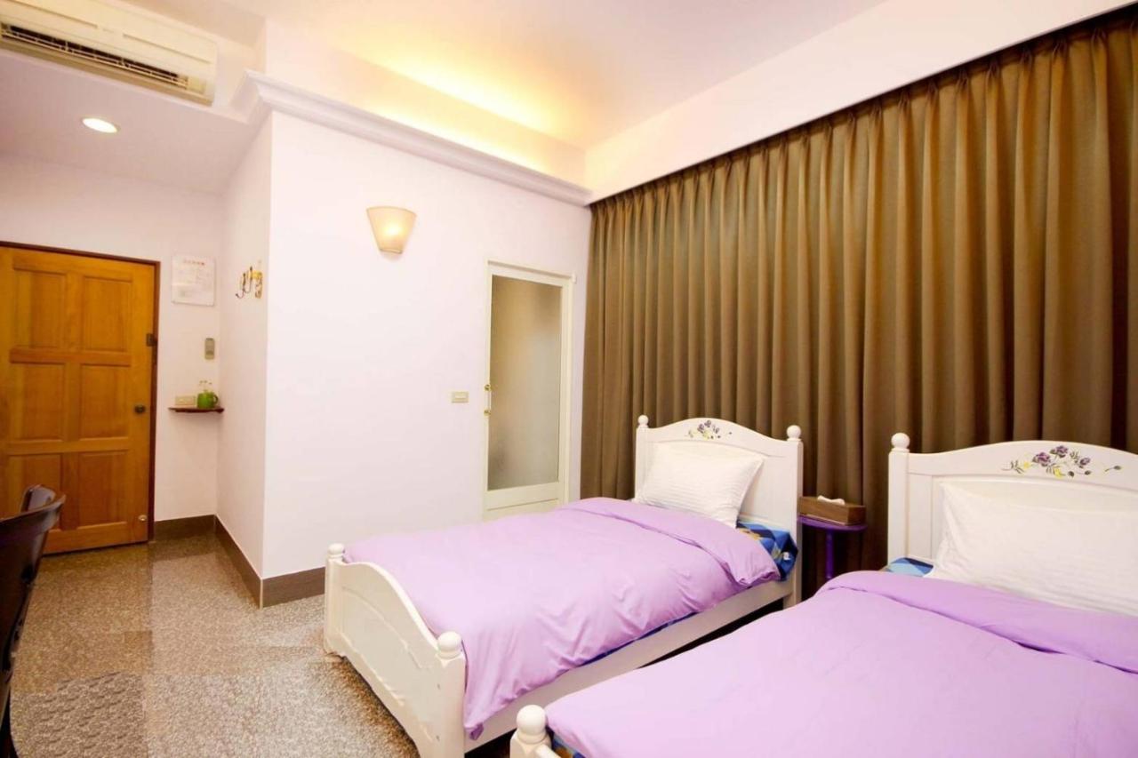 Double or Twin Room with Private Bathroom - Pets Allowed