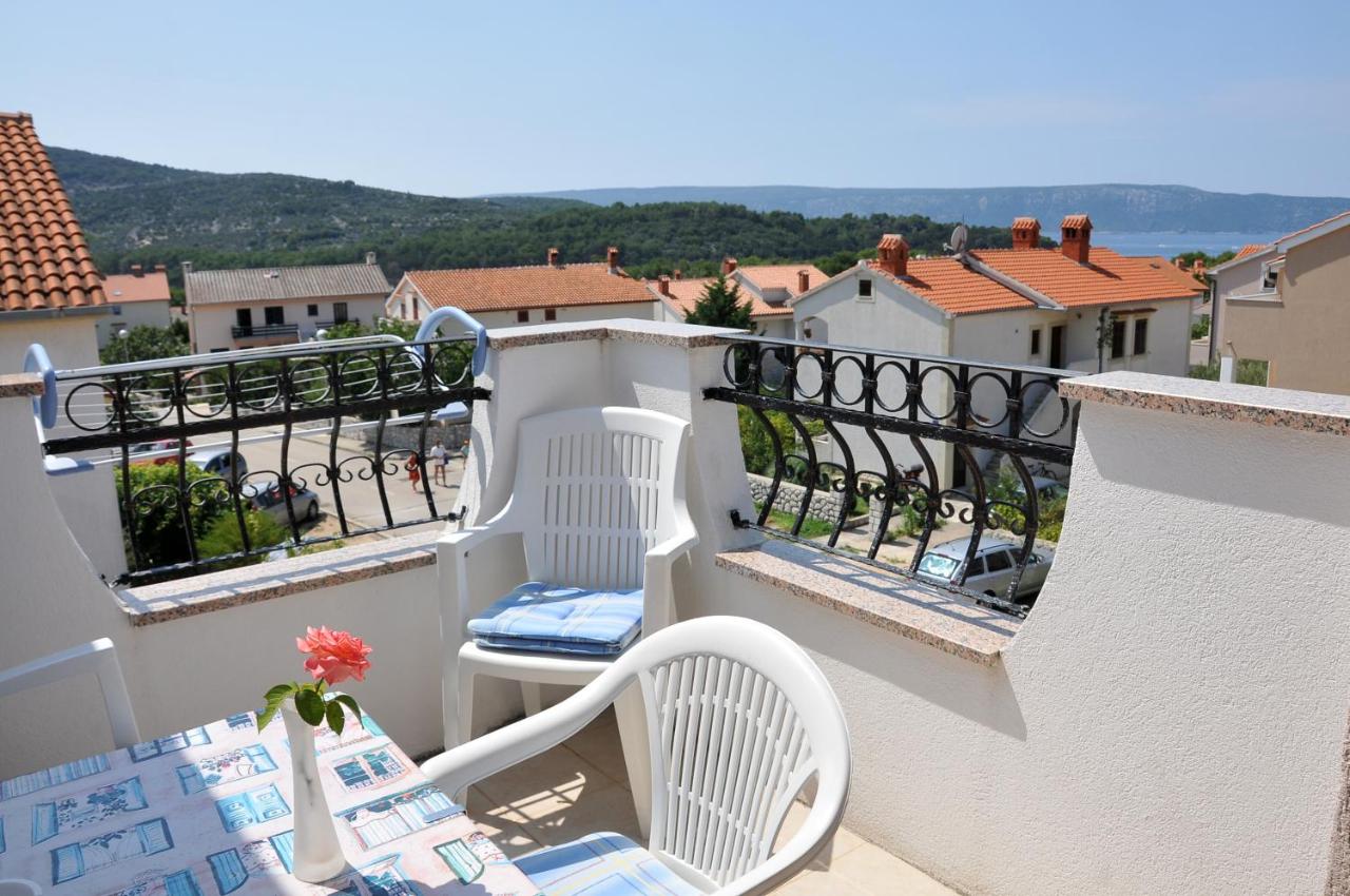 Appartamento con 2 Camere da Letto, Balcone e Vista mare