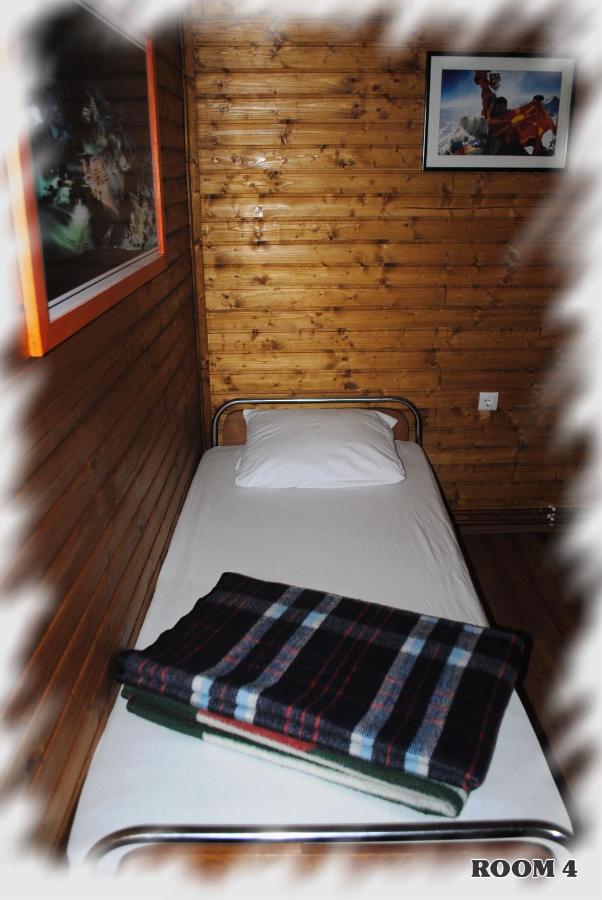 Vierbettzimmer mit Gemeinschaftsbad