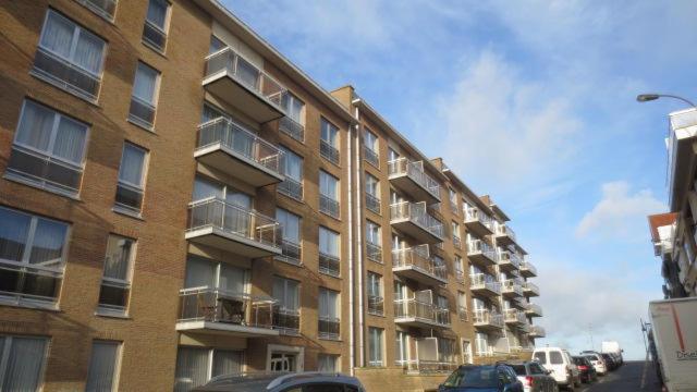 Appartement in residentie Silverbeach met binnenzwembad - Chambres d’hôtes De Haan