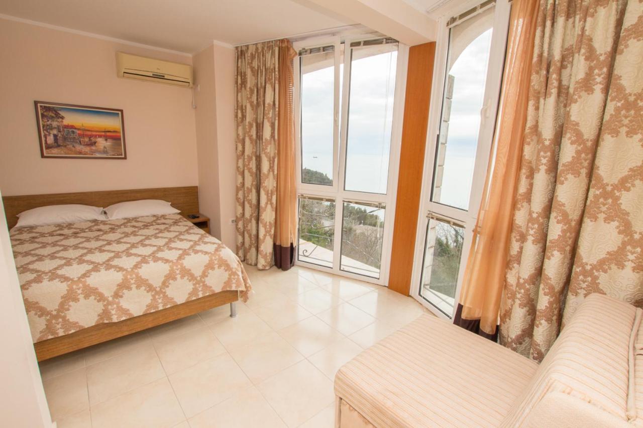 Studio with Sea View