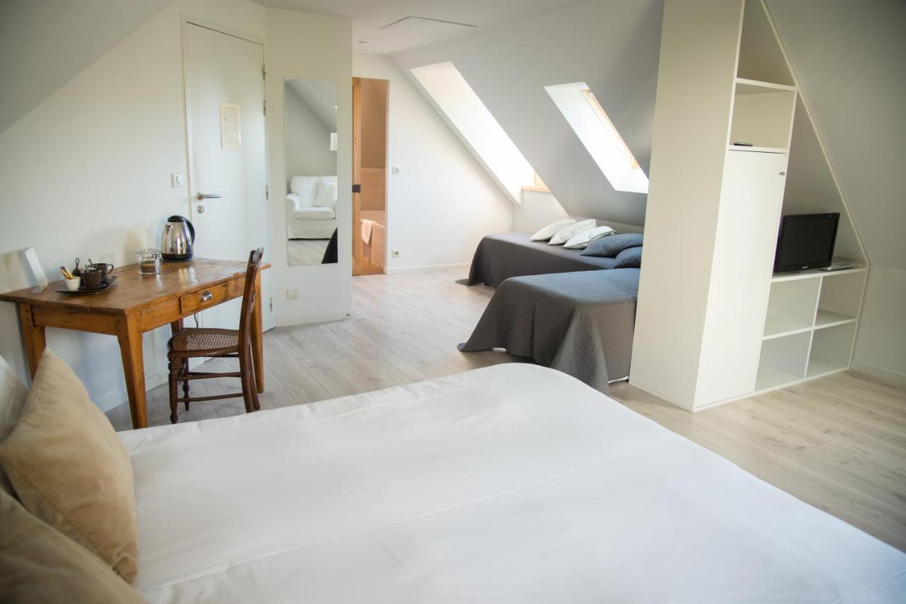 Camera Familiare con Vista Giardino