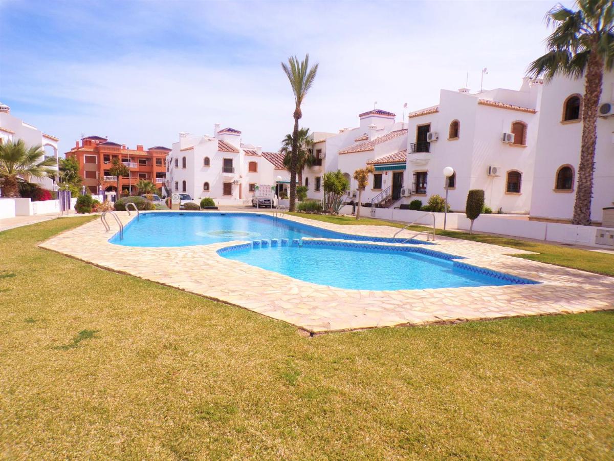 B&B Villamartin - Villamartin Violetas holiday home - Bed and Breakfast Villamartin