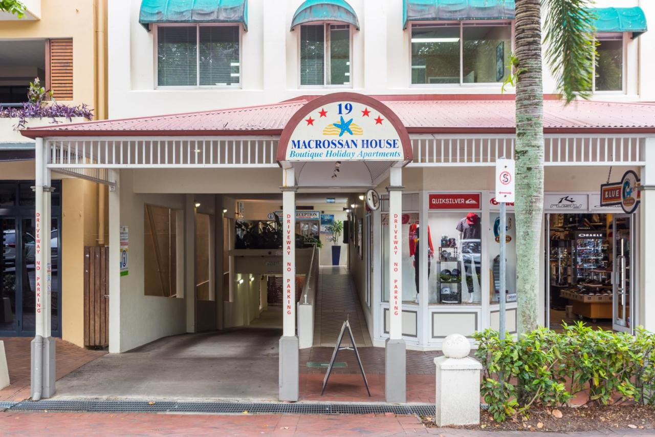 Macrossan House Boutique Holiday Apartments - B&B Port Douglas