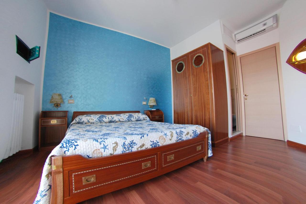 B&B Porto San Giorgio - B&B AL MARE - Bed and Breakfast Porto San Giorgio